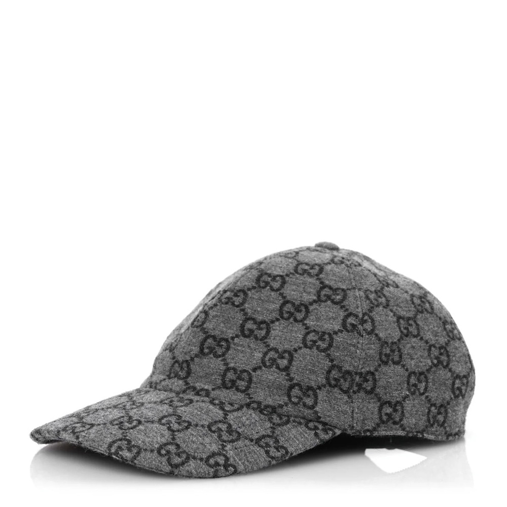Gucci Charcoal Monogram Cap UNISEX
Authentic&new
*SKU:7928274HBBU
*XL fits M-L